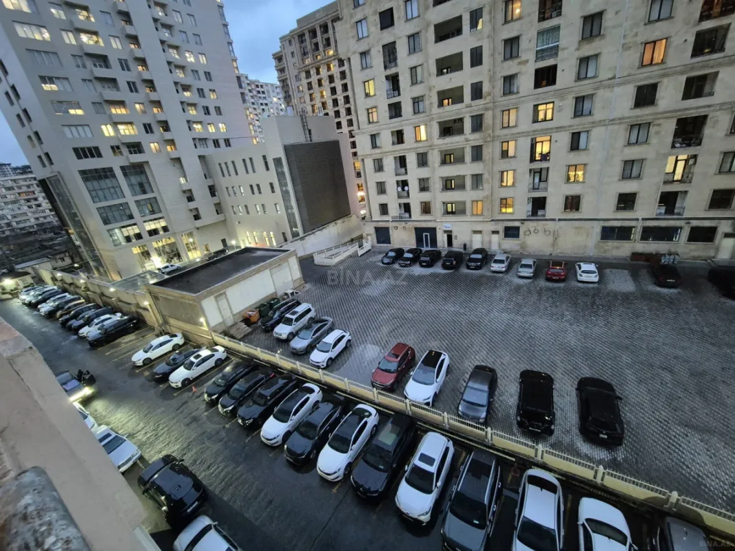 Kirayə verilir 3 otaqlı mənzil 160 m²