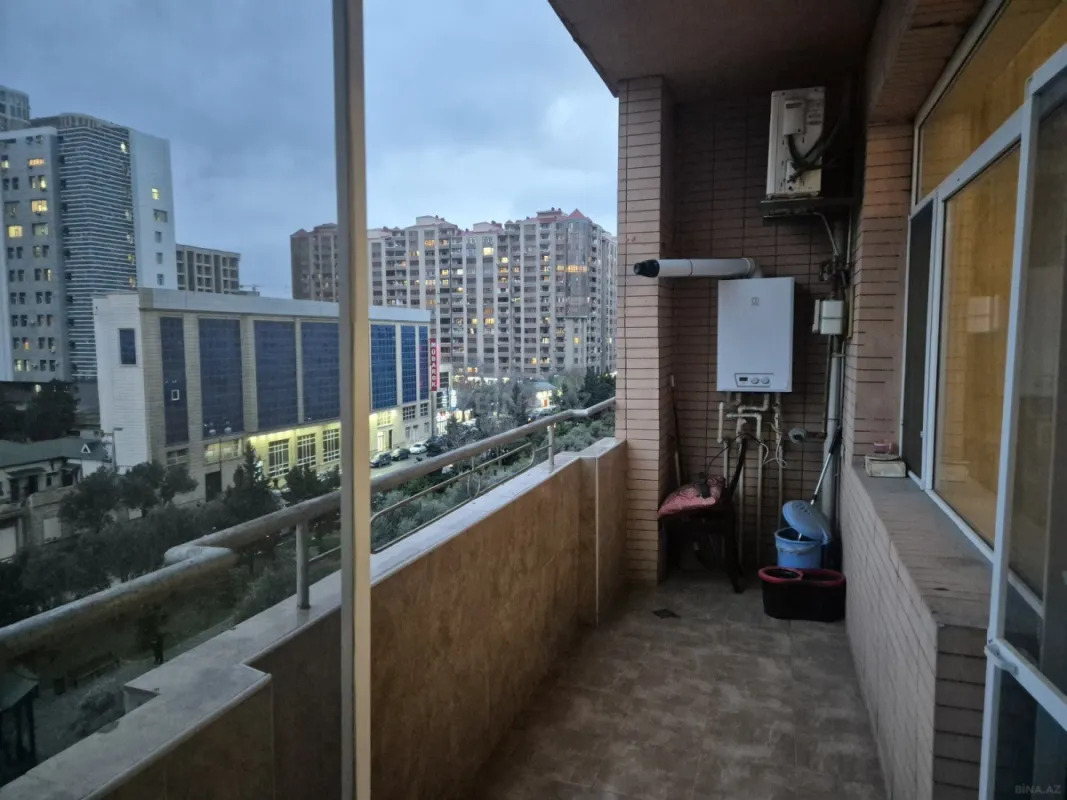 Kirayə verilir 3 otaqlı mənzil 160 m²