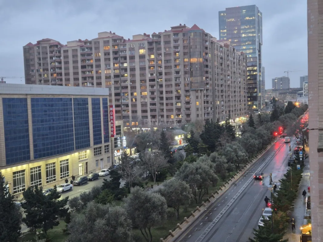 Kirayə verilir 3 otaqlı mənzil 160 m²