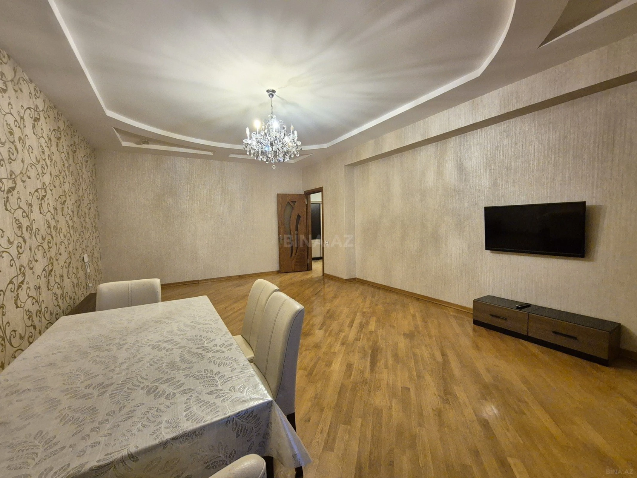 Kirayə verilir 3 otaqlı mənzil 160 m²