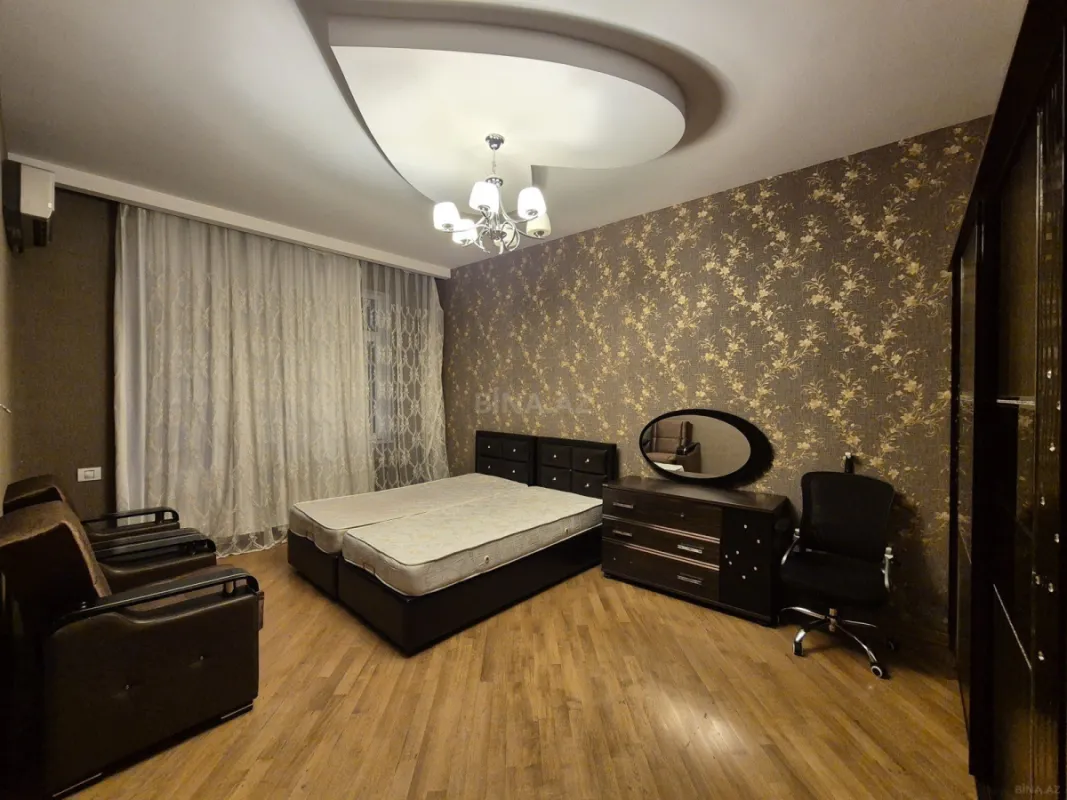 Kirayə verilir 3 otaqlı mənzil 160 m²