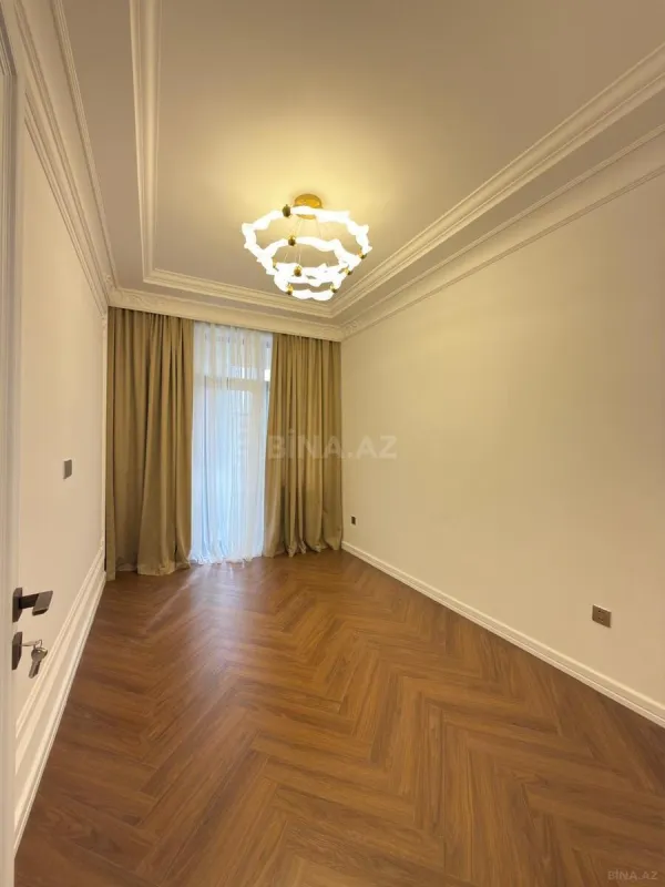 Satılır 3 otaqlı mənzil 120 m²