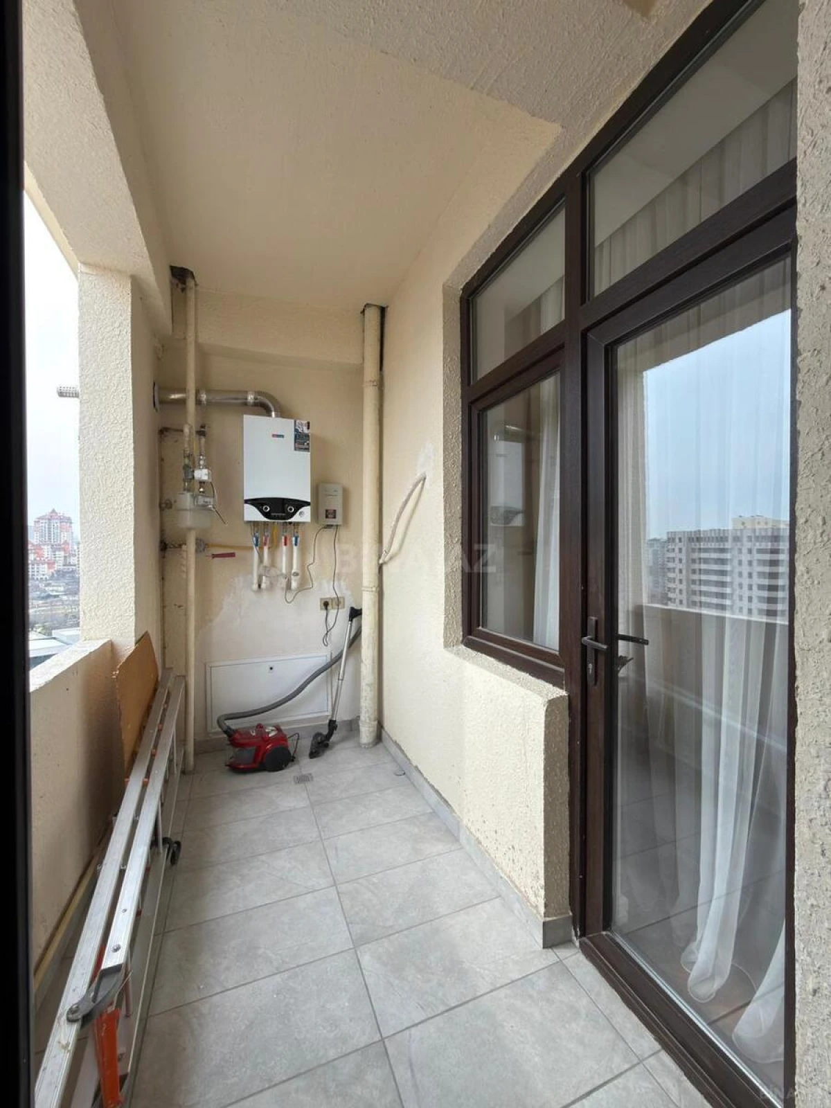 Satılır 3 otaqlı mənzil 120 m²