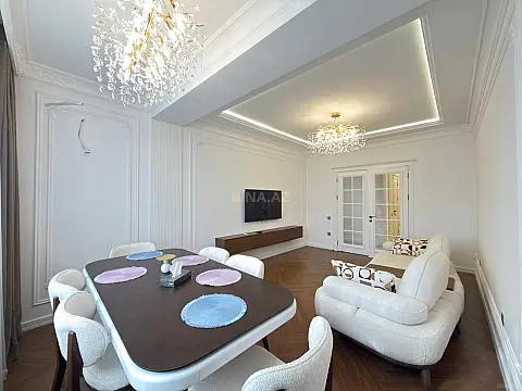 Satılır 3 otaqlı mənzil 120 m²
