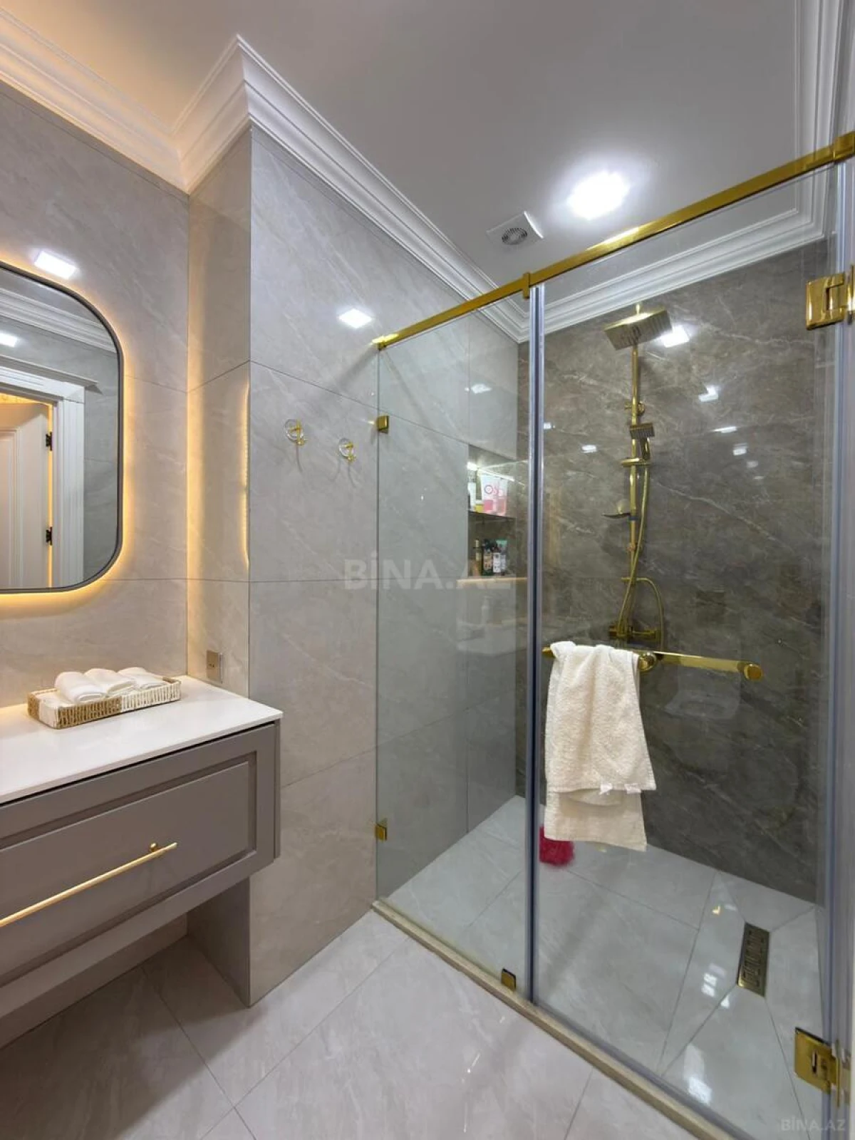 Satılır 3 otaqlı mənzil 120 m²