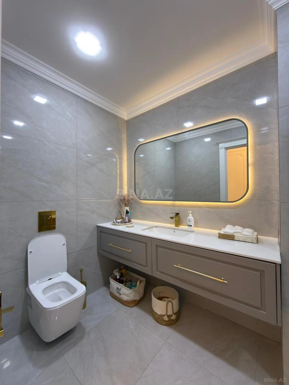 Satılır 3 otaqlı mənzil 120 m²