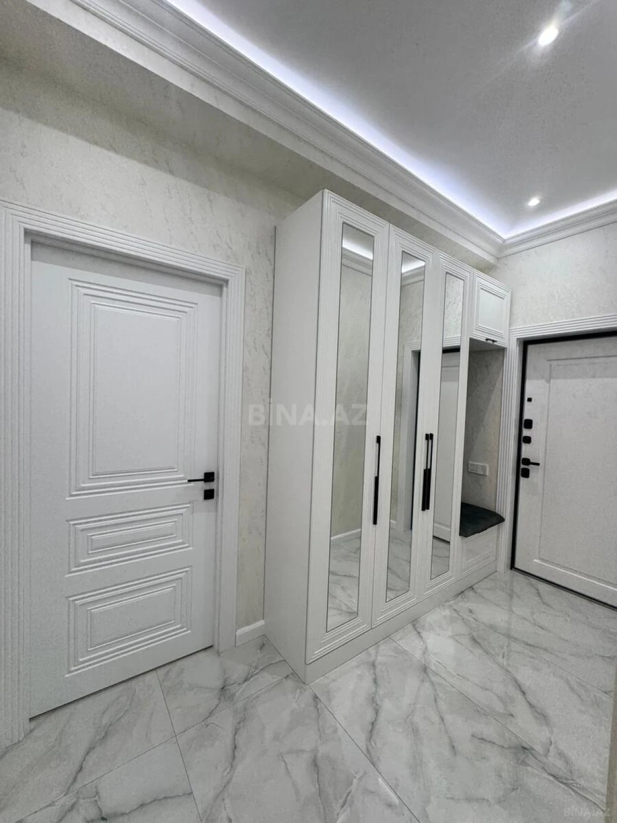Satılır 3 otaqlı mənzil 96 m²