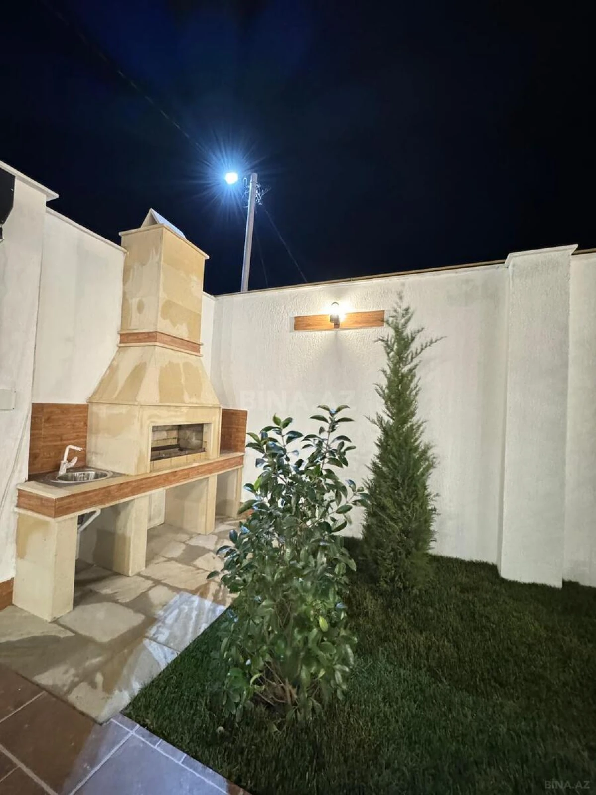 Satılır 4 otaqlı həyət evi 180 m²