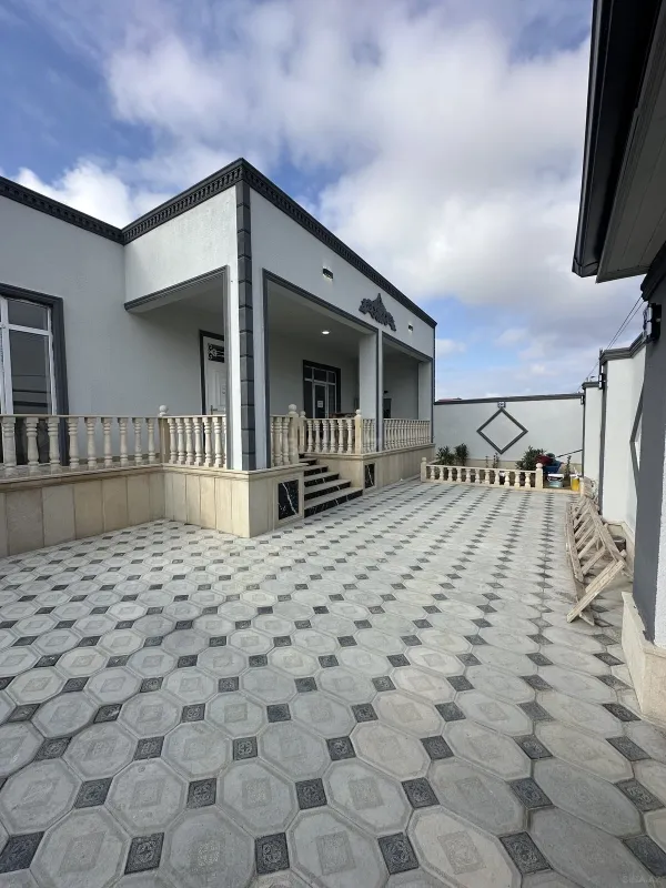 Satılır 4 otaqlı həyət evi 142 m²