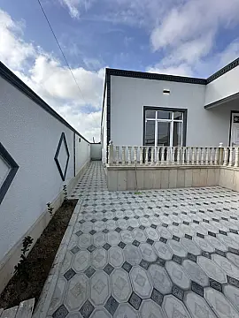 Satılır 4 otaqlı həyət evi 142 m²