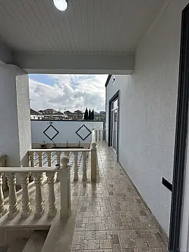 Satılır 4 otaqlı həyət evi 142 m²