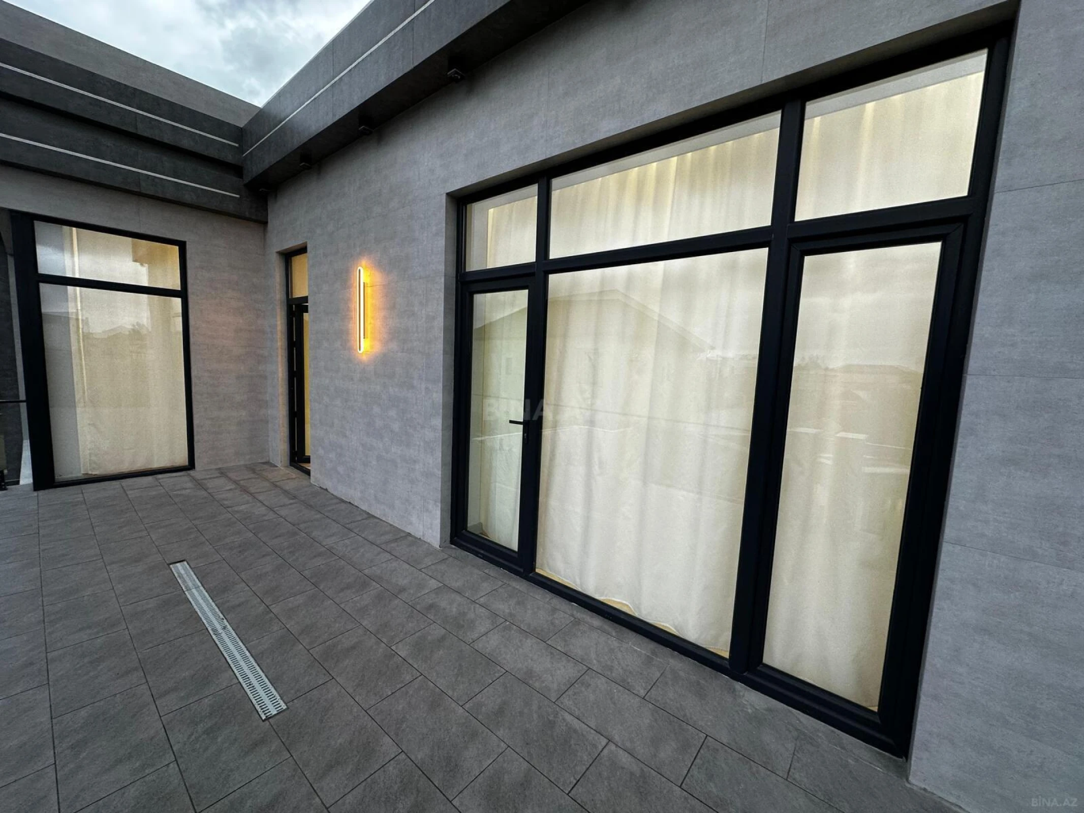 Satılır 5 otaqlı həyət evi 200 m²