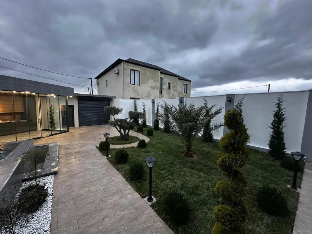 Satılır 5 otaqlı həyət evi 200 m²