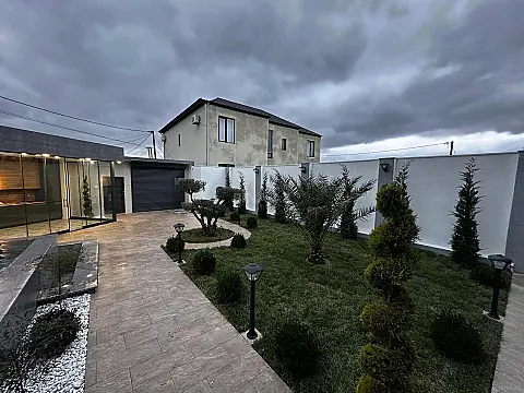 Satılır 5 otaqlı həyət evi 200 m²
