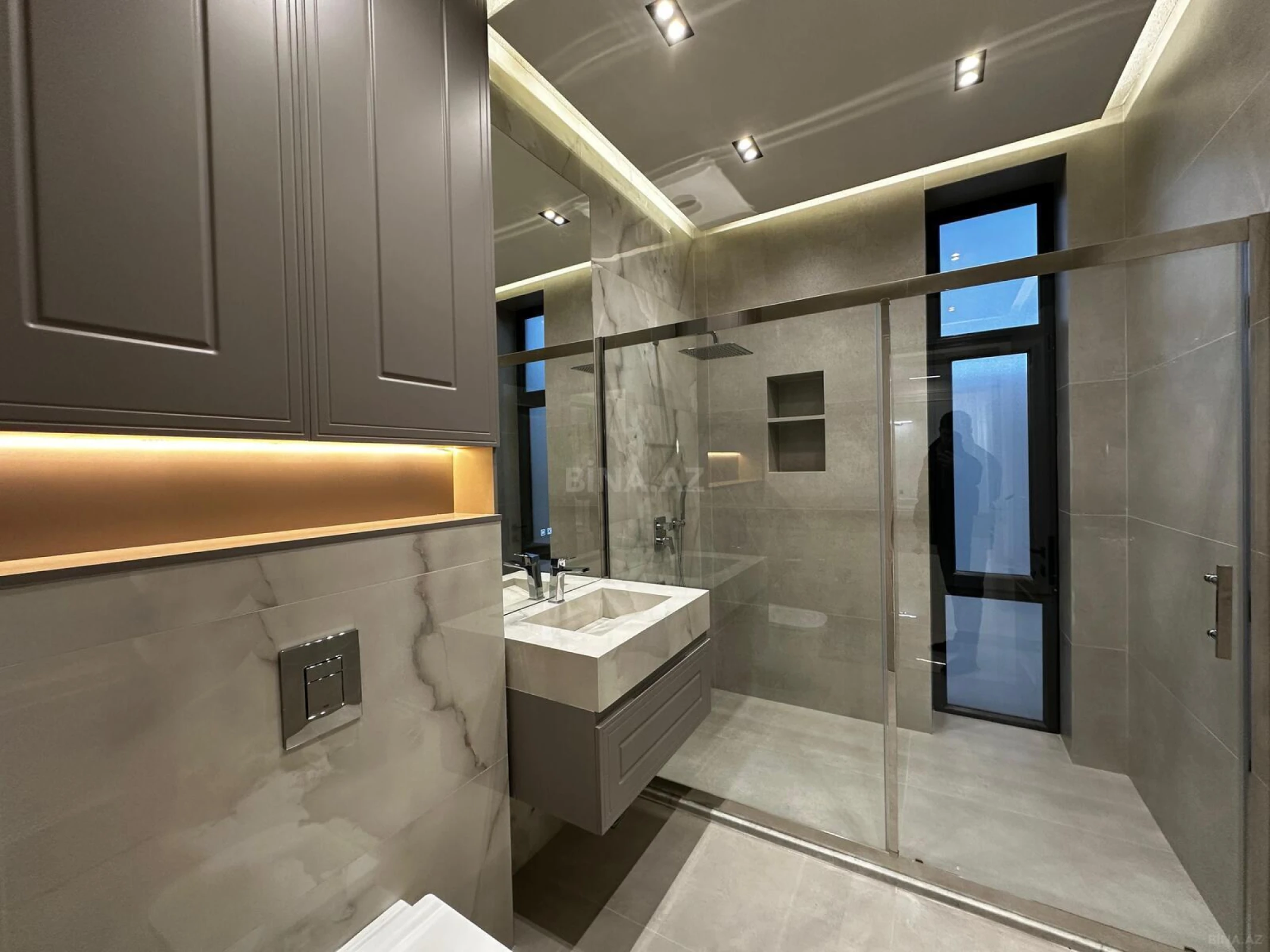 Satılır 5 otaqlı həyət evi 200 m²