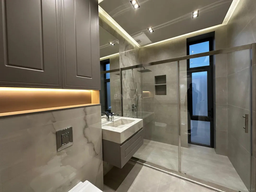 Satılır 5 otaqlı həyət evi 200 m²