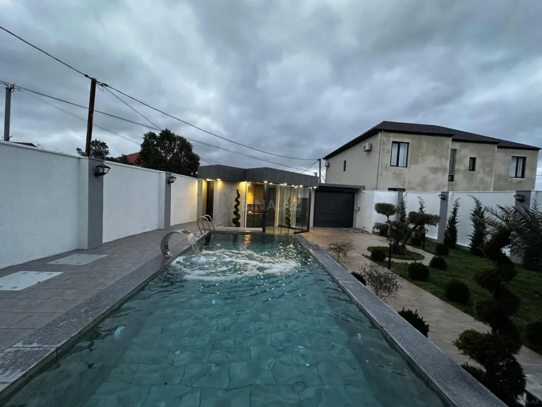 Satılır 5 otaqlı həyət evi 200 m²