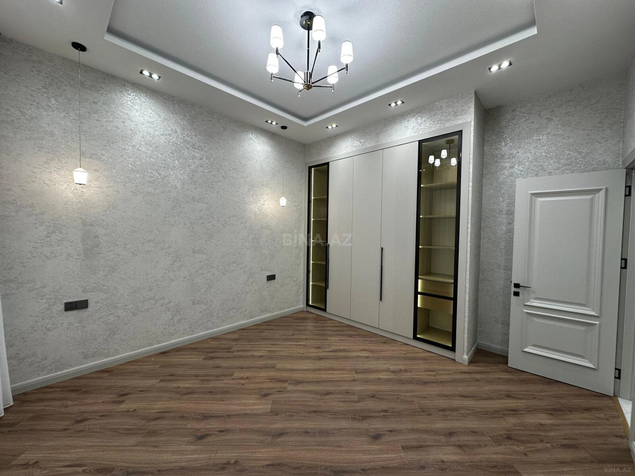 Satılır 5 otaqlı həyət evi 200 m²