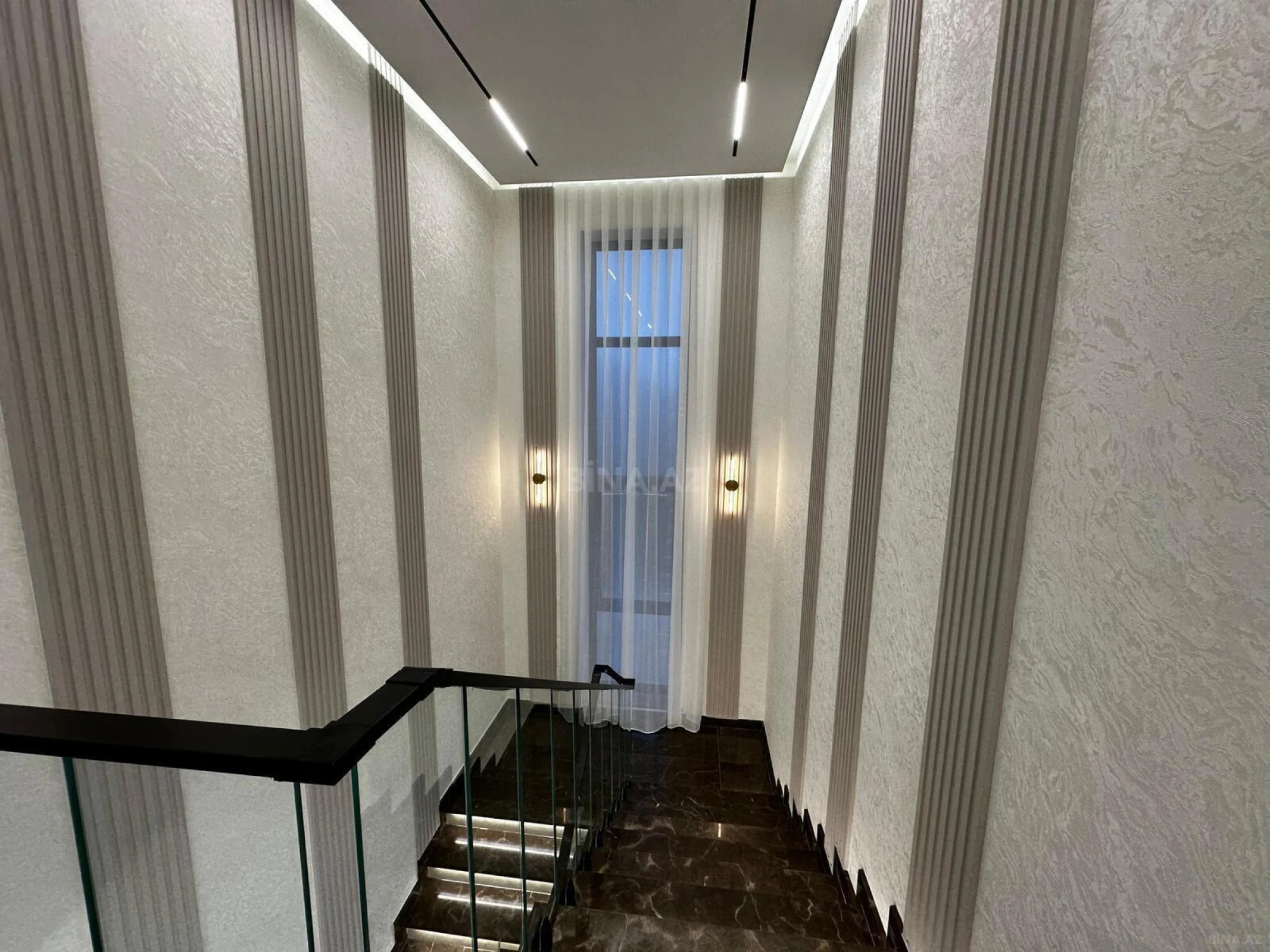 Satılır 5 otaqlı həyət evi 200 m²