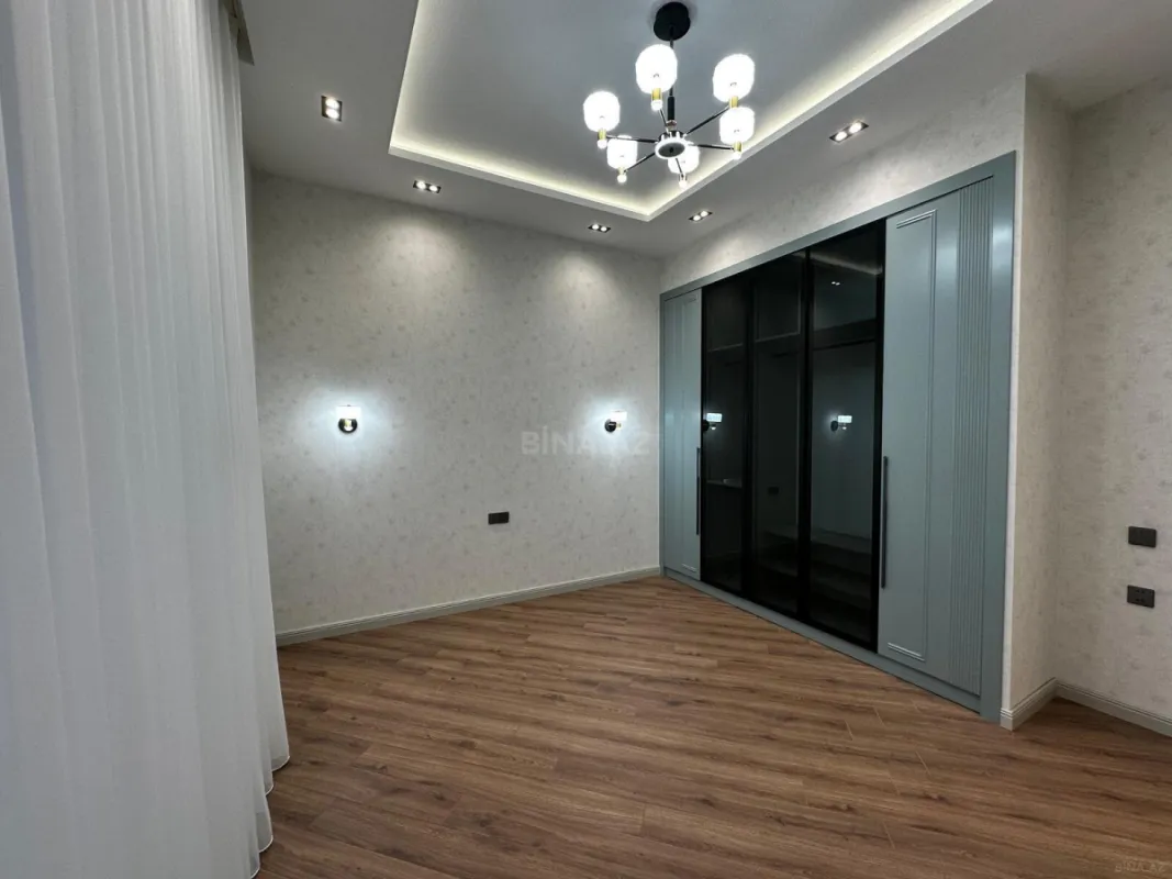 Satılır 5 otaqlı həyət evi 200 m²