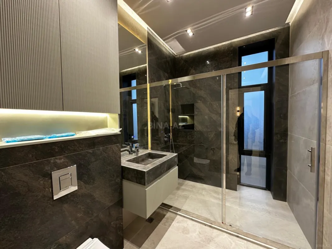 Satılır 5 otaqlı həyət evi 200 m²