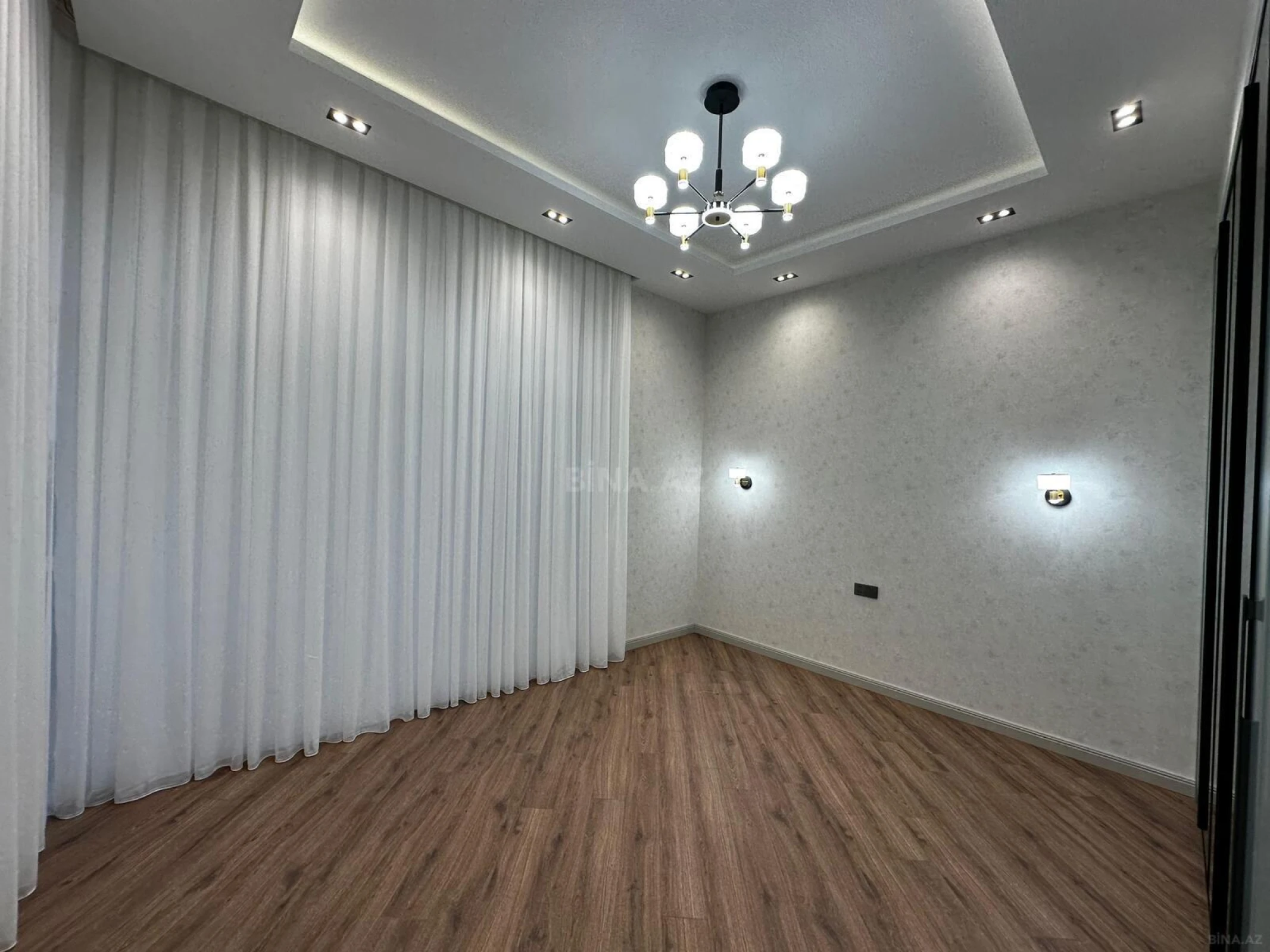 Satılır 5 otaqlı həyət evi 200 m²