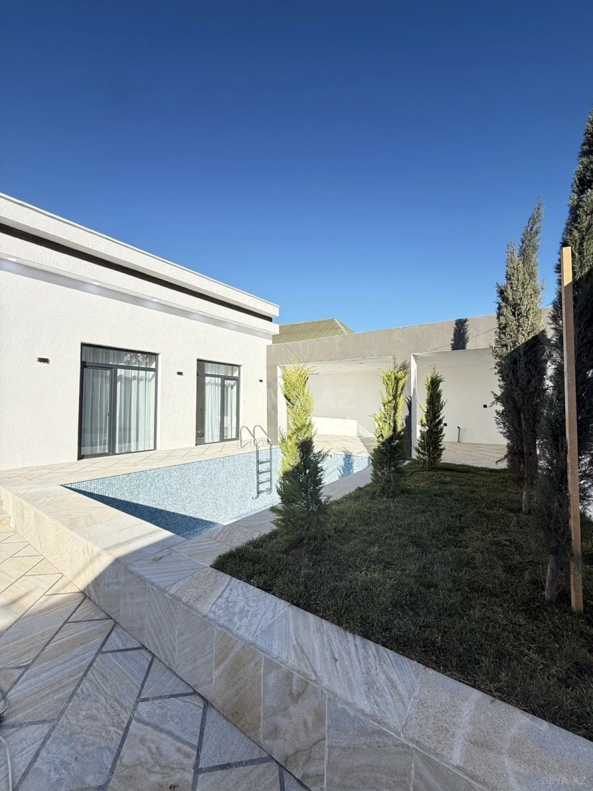 Satılır 4 otaqlı həyət evi 140 m²