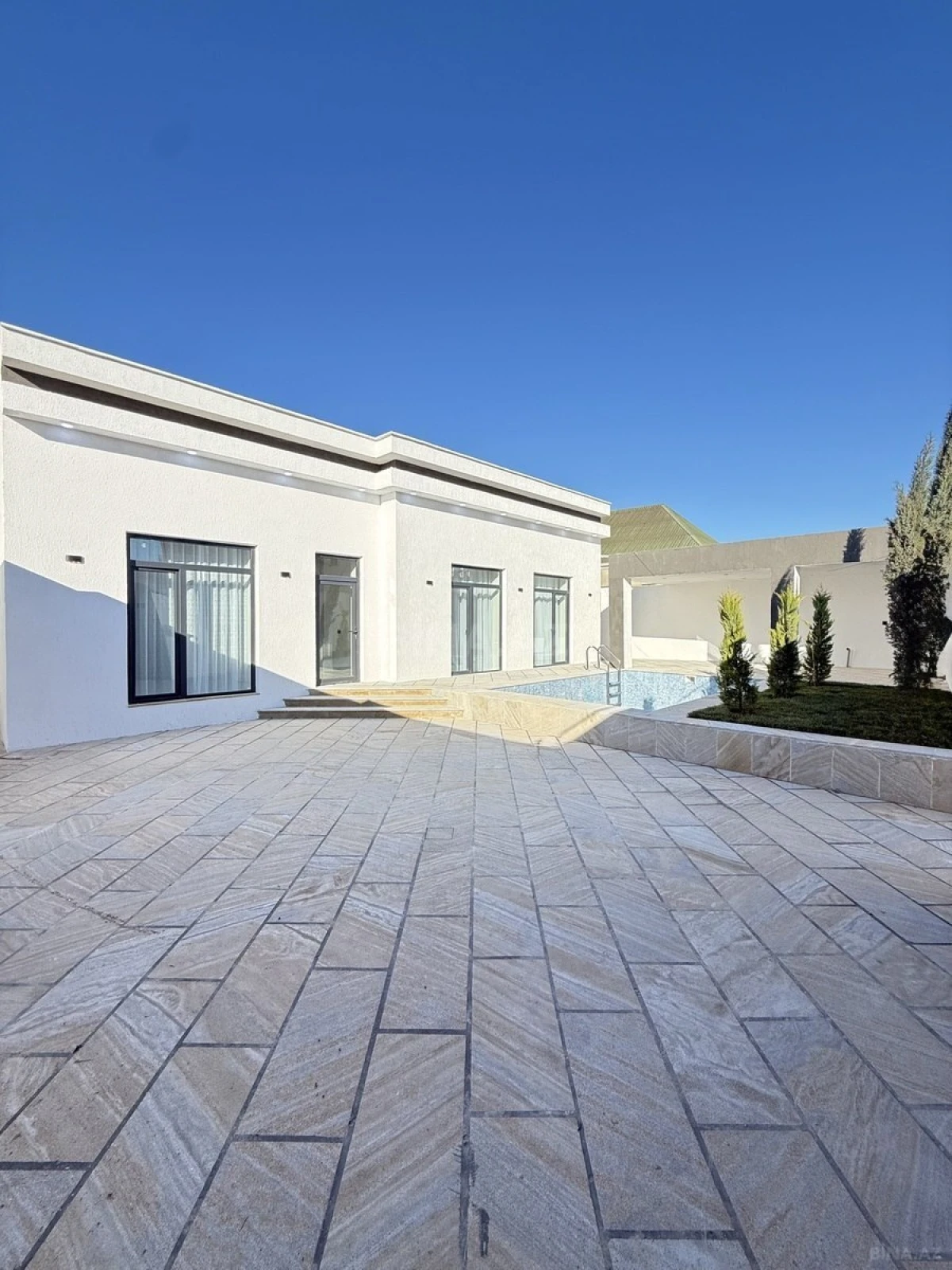 Satılır 4 otaqlı həyət evi 140 m²