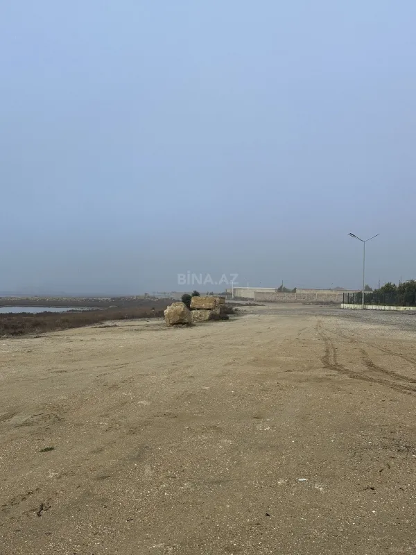 Satılır 14 otaqlı həyət evi 800 m²