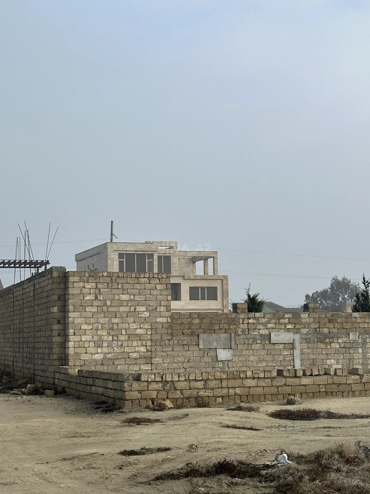 Satılır 14 otaqlı həyət evi 800 m²