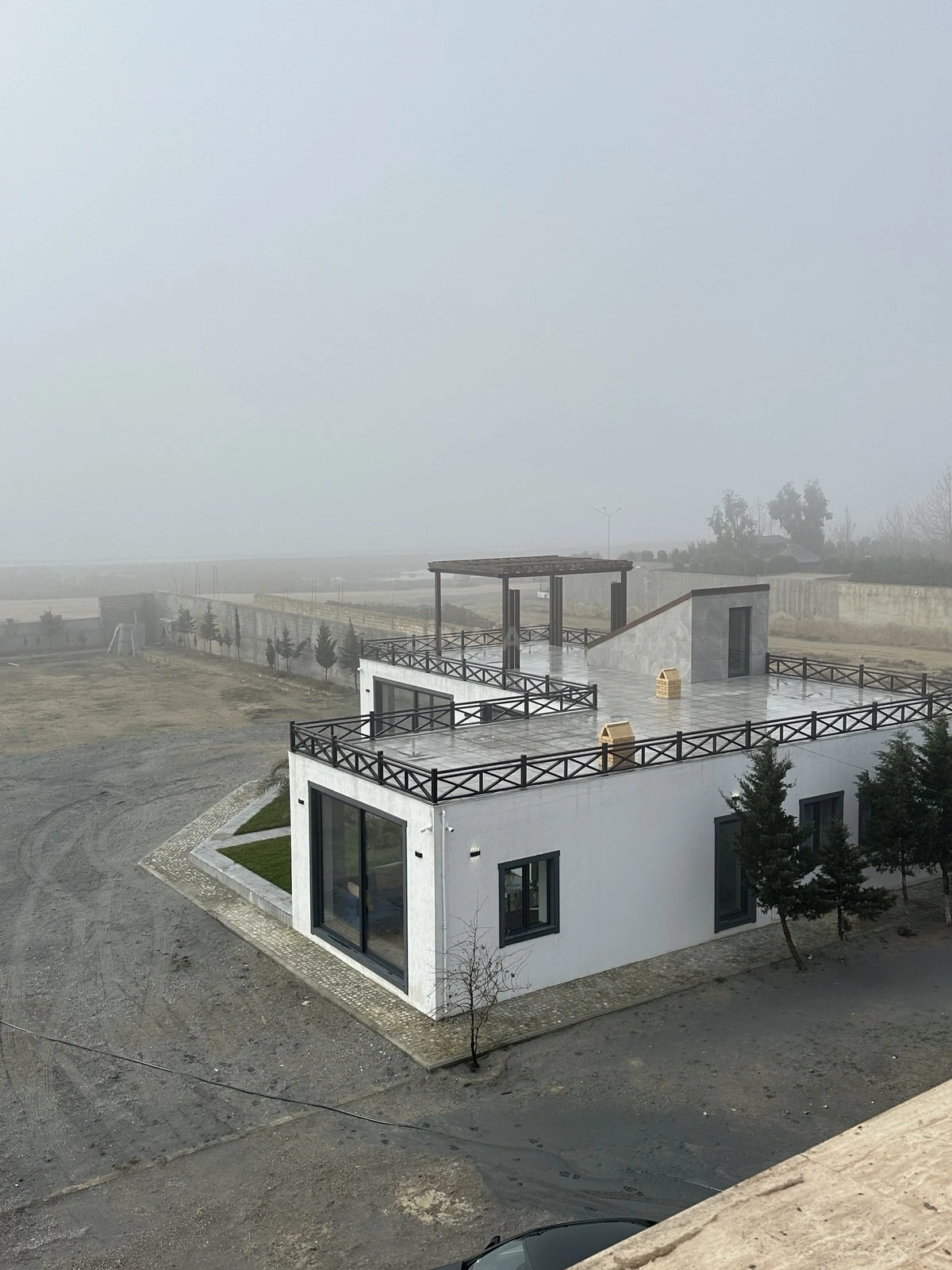 Satılır 14 otaqlı həyət evi 800 m²