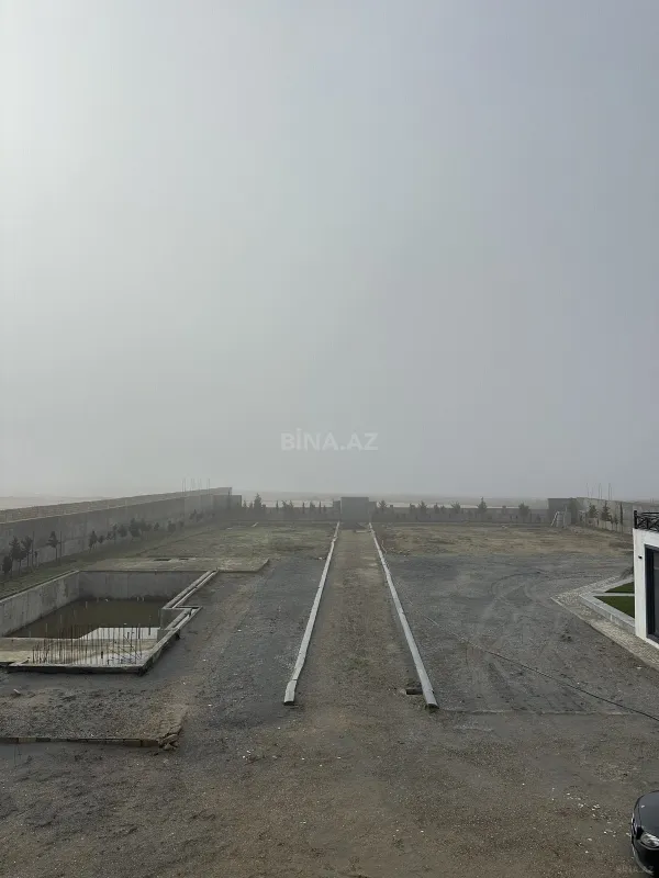 Satılır 14 otaqlı həyət evi 800 m²