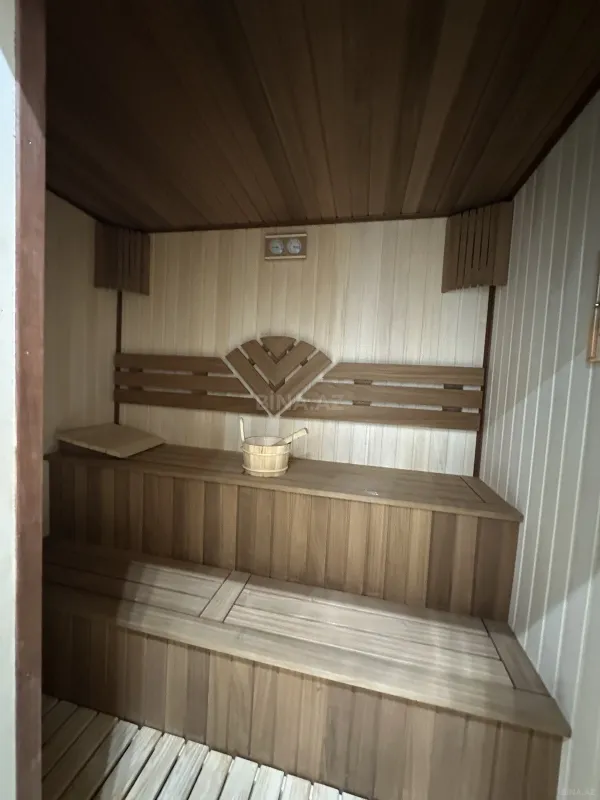Satılır 14 otaqlı həyət evi 800 m²
