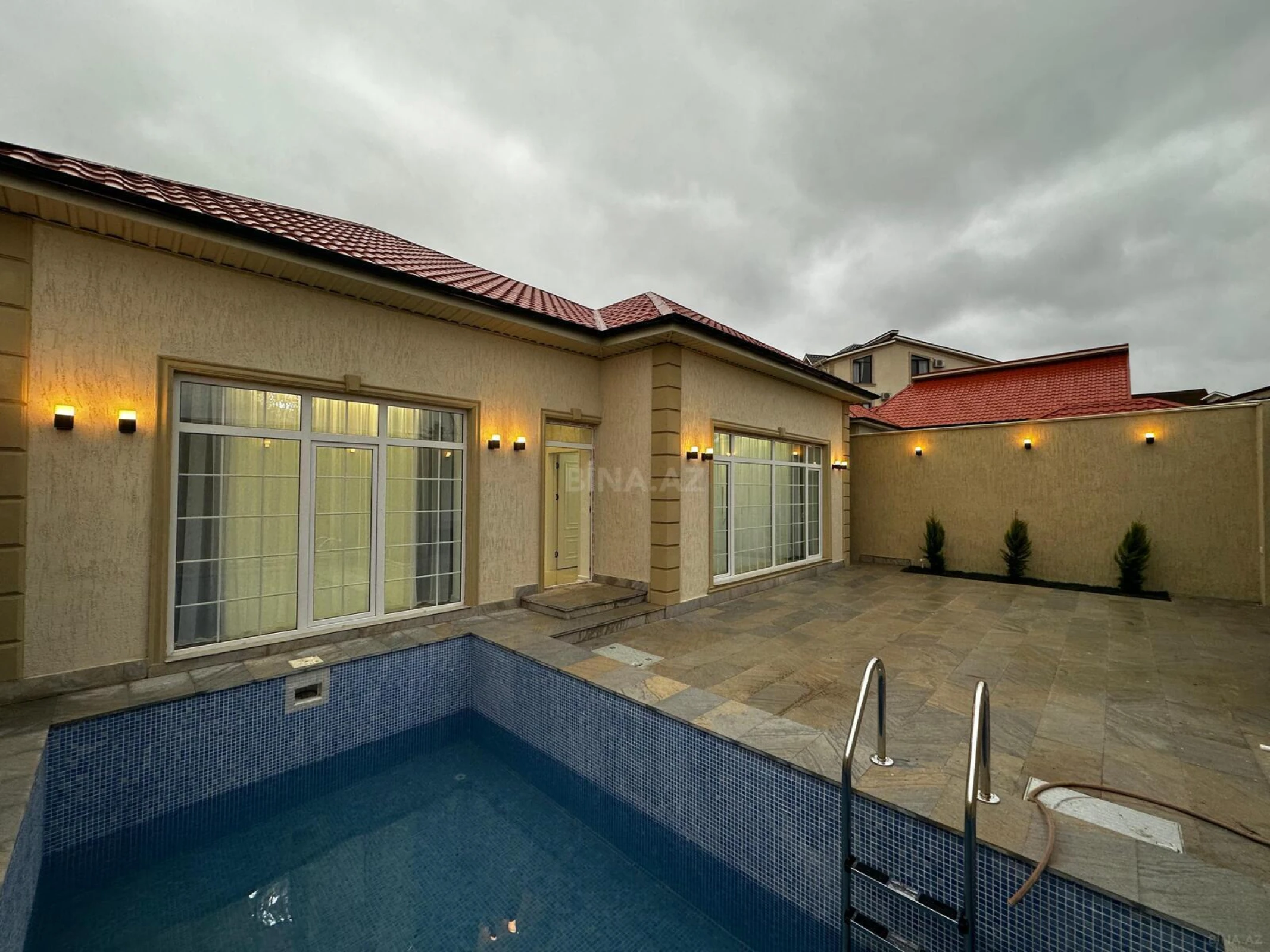 Satılır 4 otaqlı həyət evi 130 m²