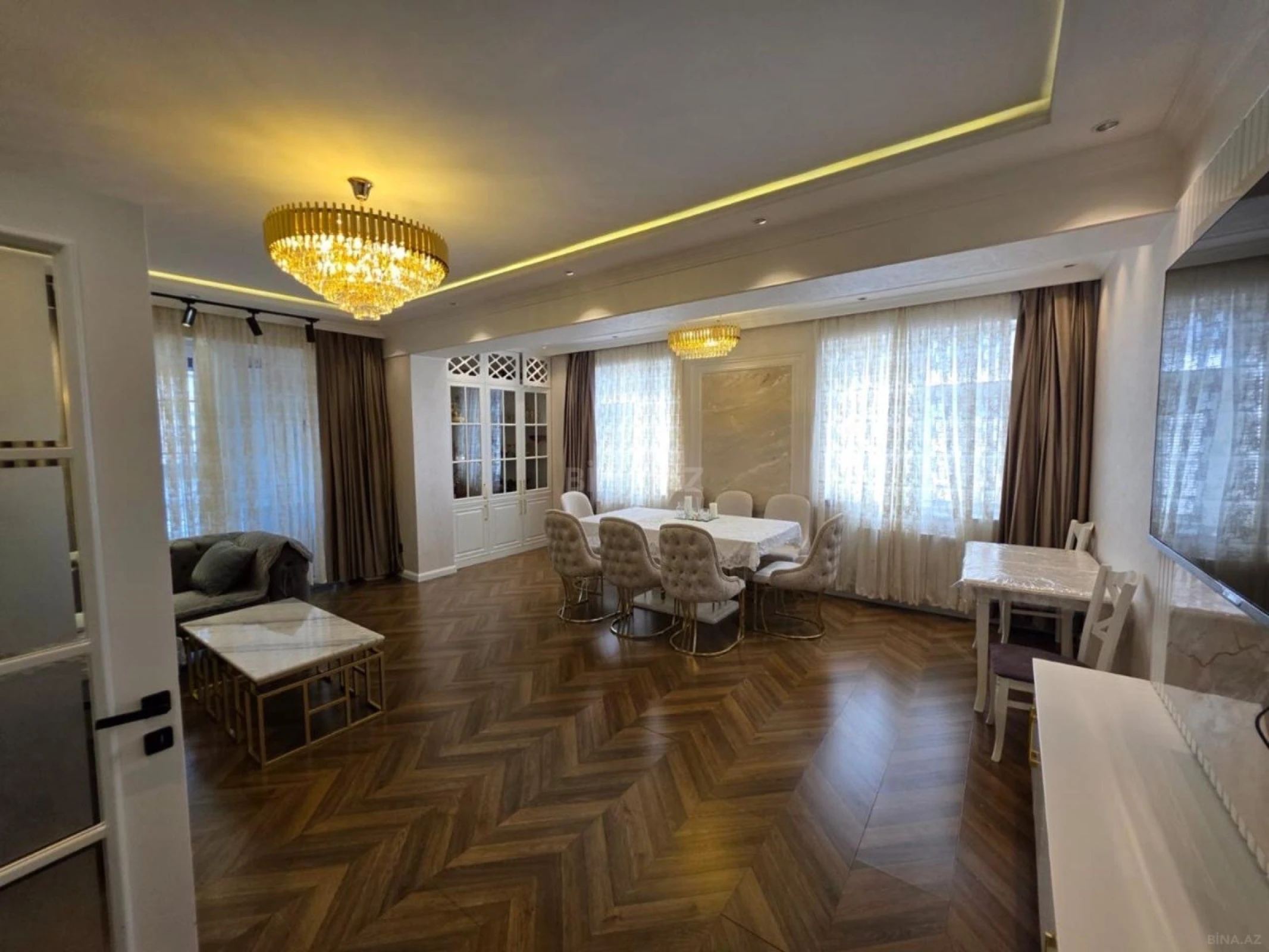 Satılır 3 otaqlı mənzil 127 m²