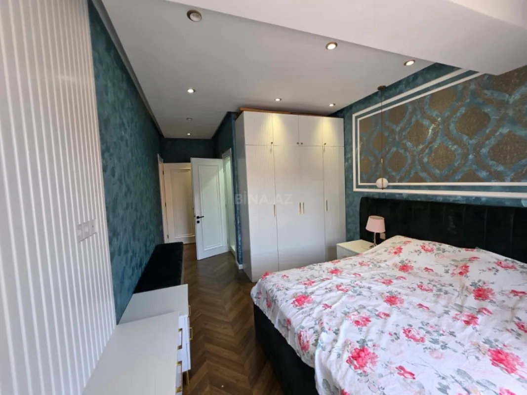 Satılır 3 otaqlı mənzil 127 m²