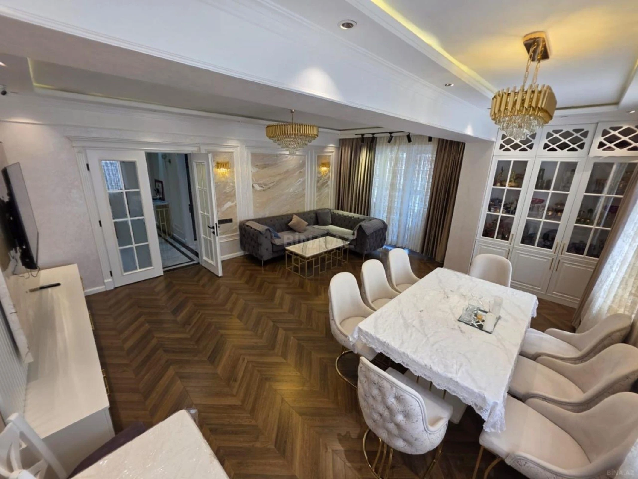 Satılır 3 otaqlı mənzil 127 m²