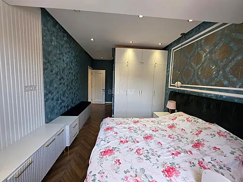 Satılır 3 otaqlı mənzil 127 m²