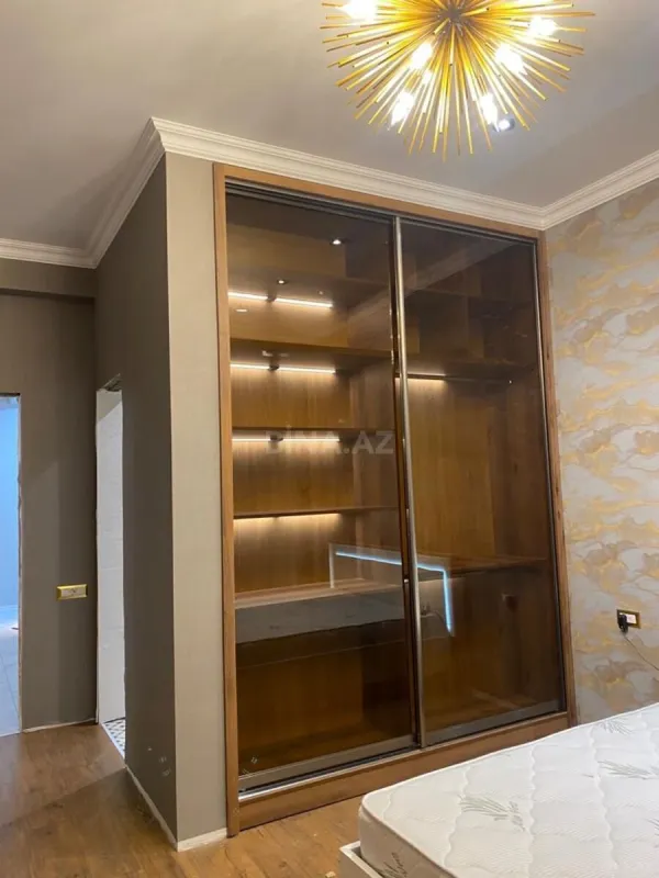 Kirayə verilir 3 otaqlı mənzil 150 m²
