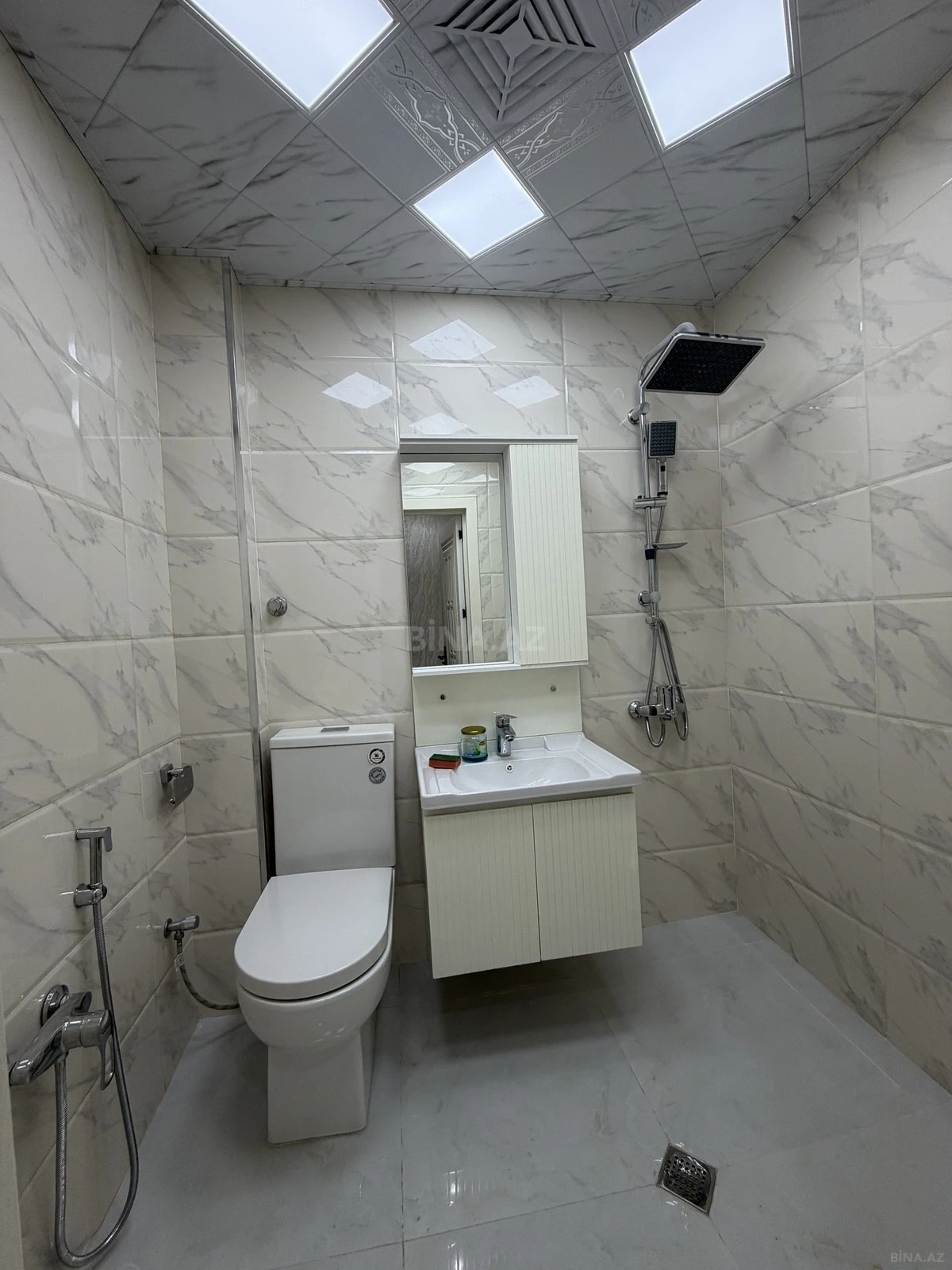 Satılır 2 otaqlı mənzil 42 m²