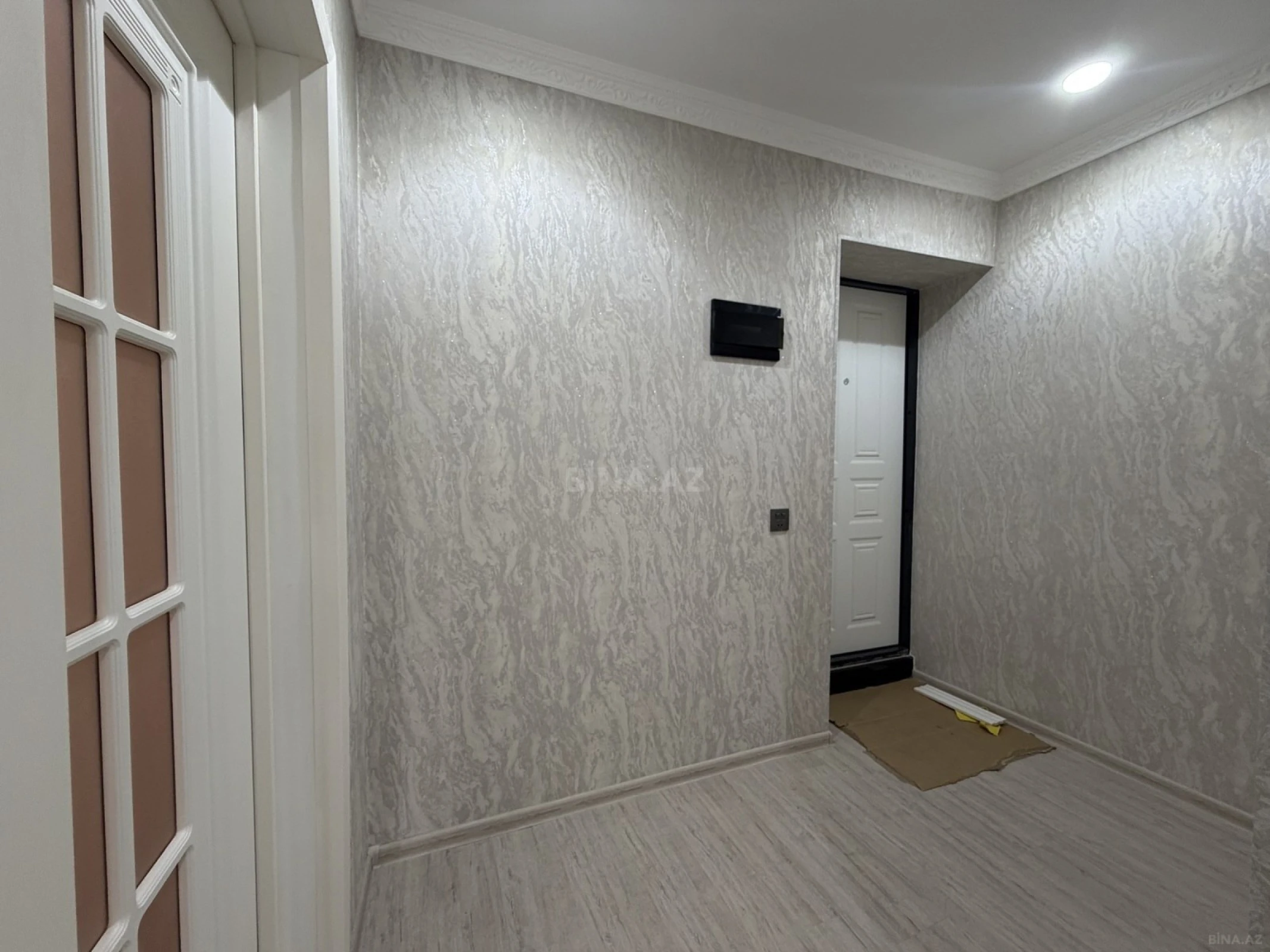 Satılır 2 otaqlı mənzil 42 m²