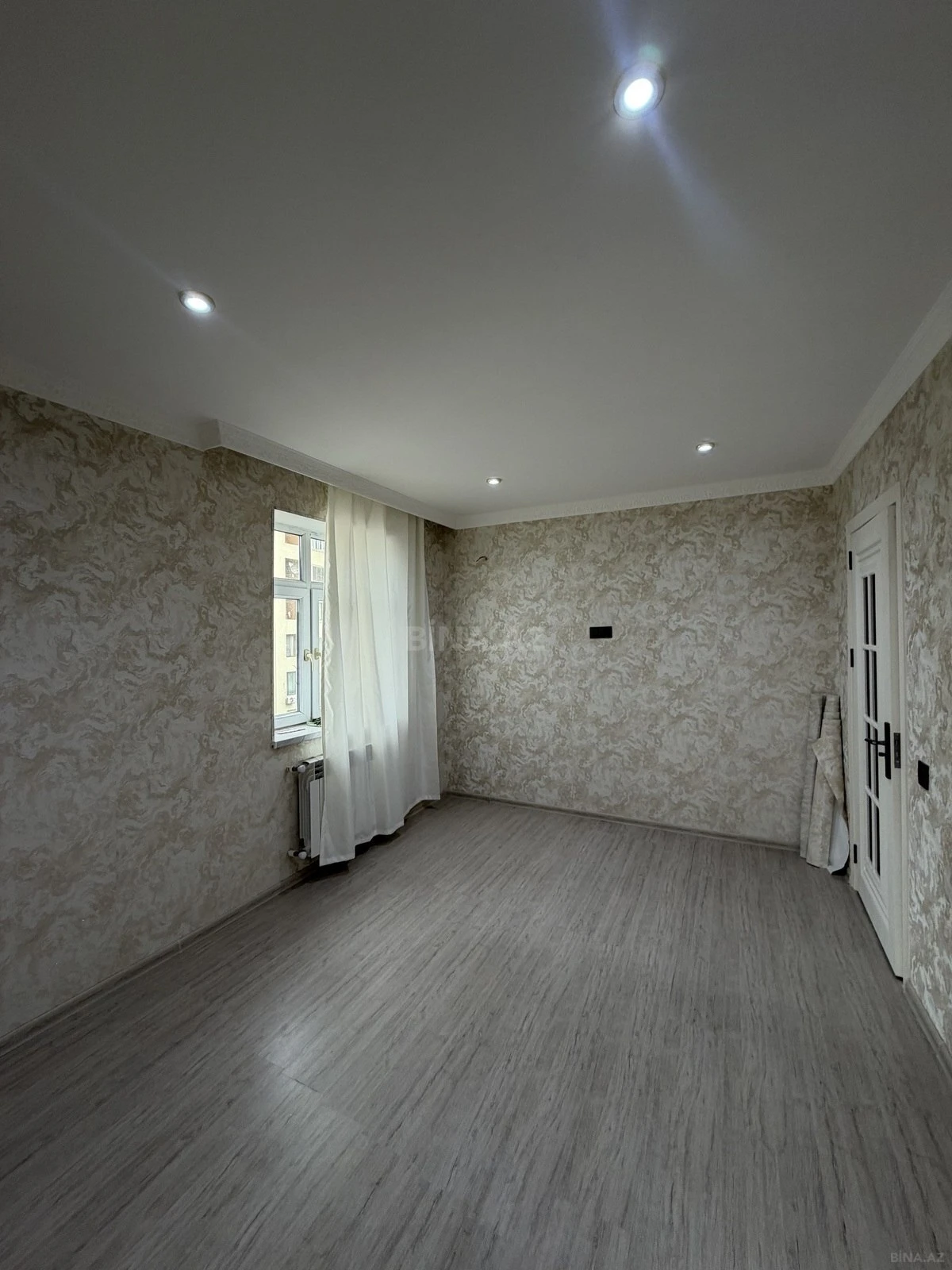 Satılır 2 otaqlı mənzil 42 m²