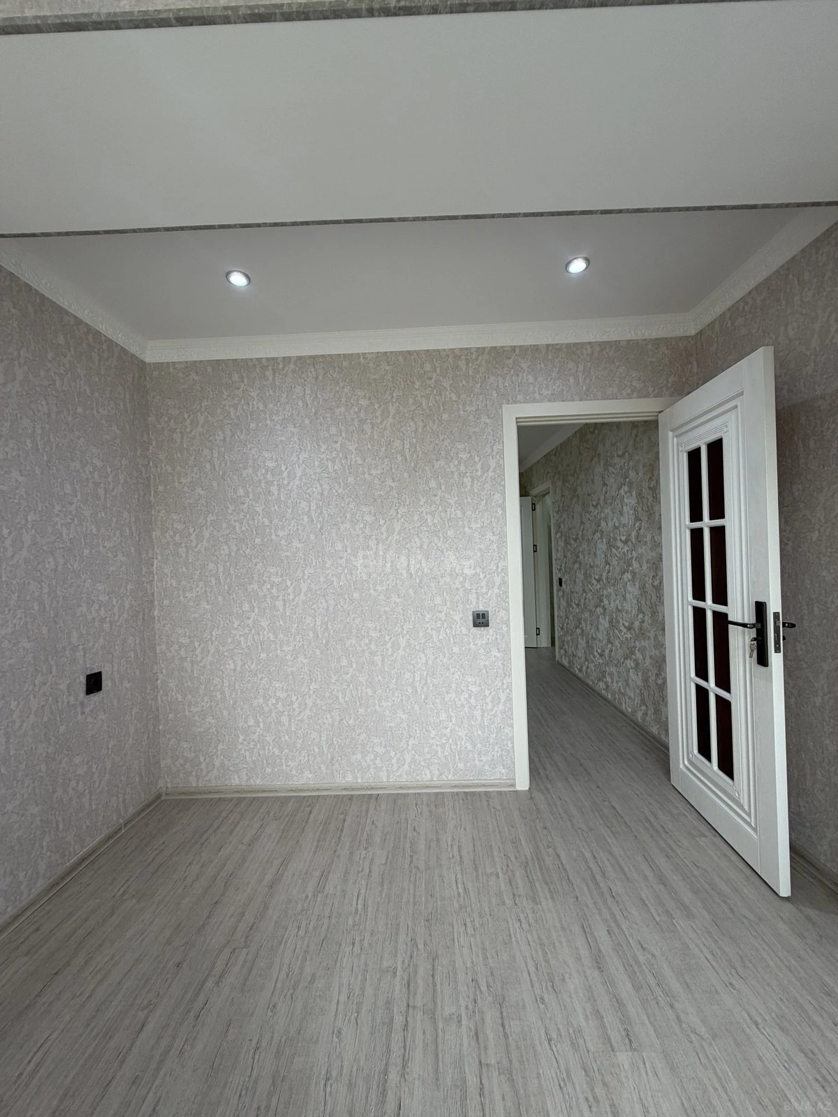 Satılır 2 otaqlı mənzil 42 m²