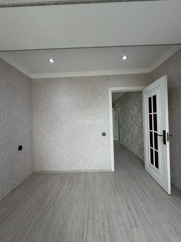 Satılır 2 otaqlı mənzil 42 m²