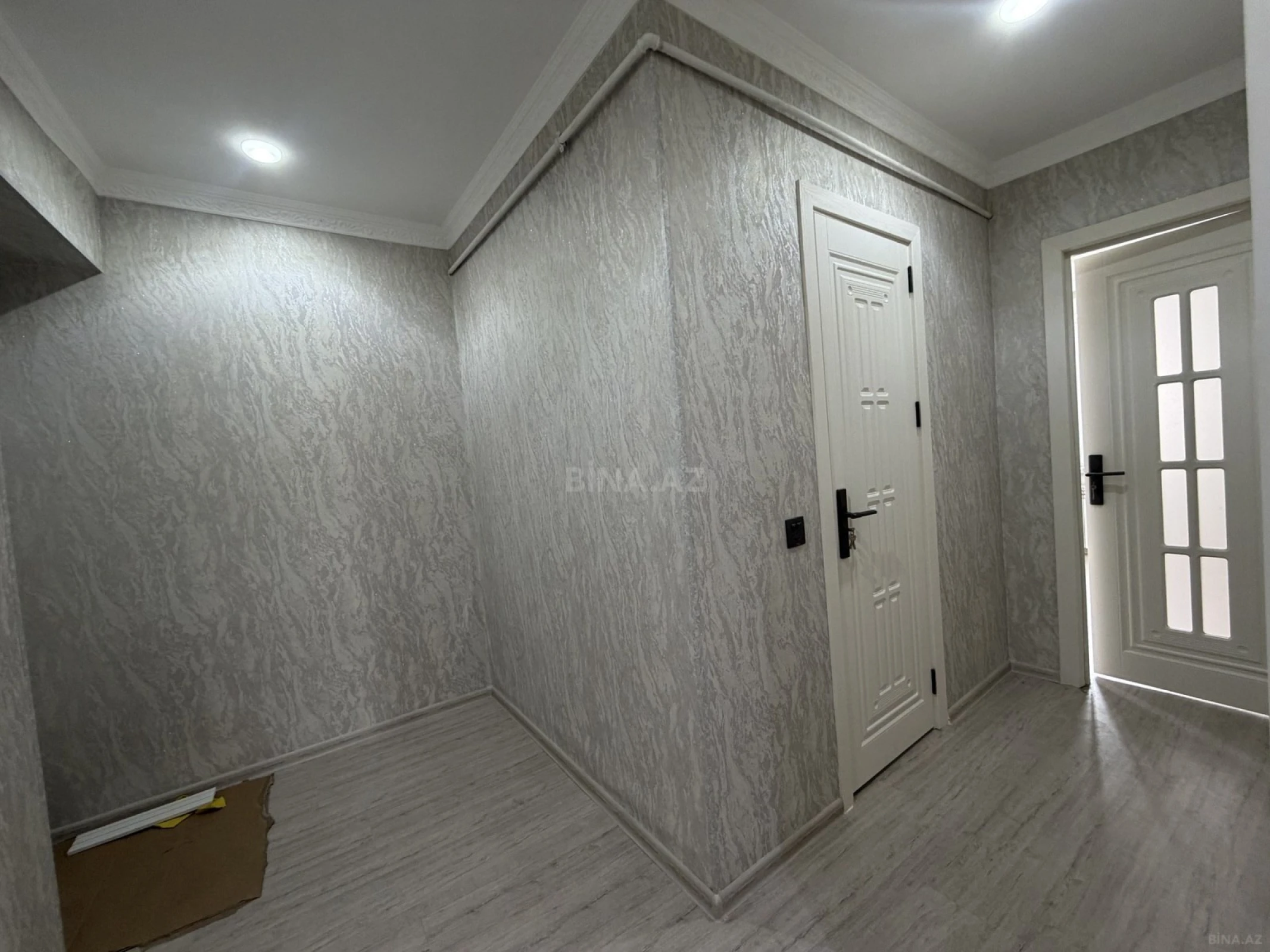 Satılır 2 otaqlı mənzil 42 m²