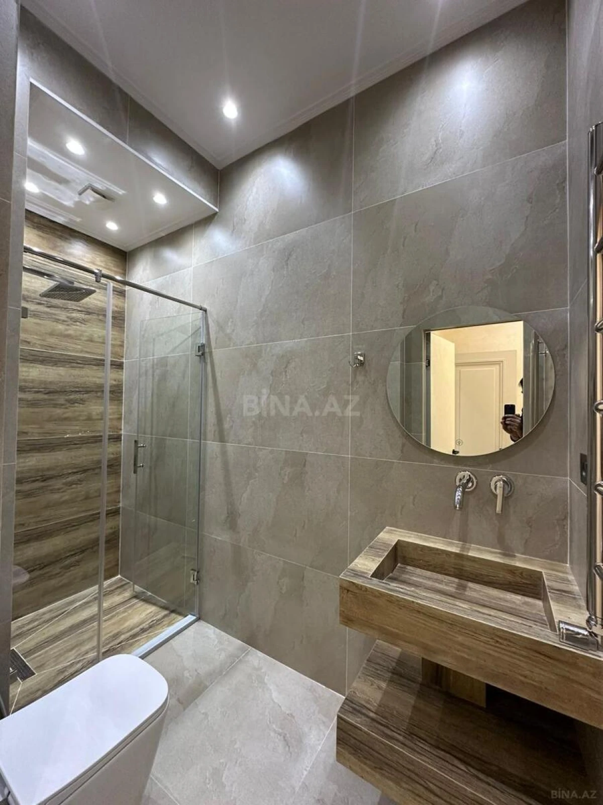 Satılır 3 otaqlı mənzil 122 m²