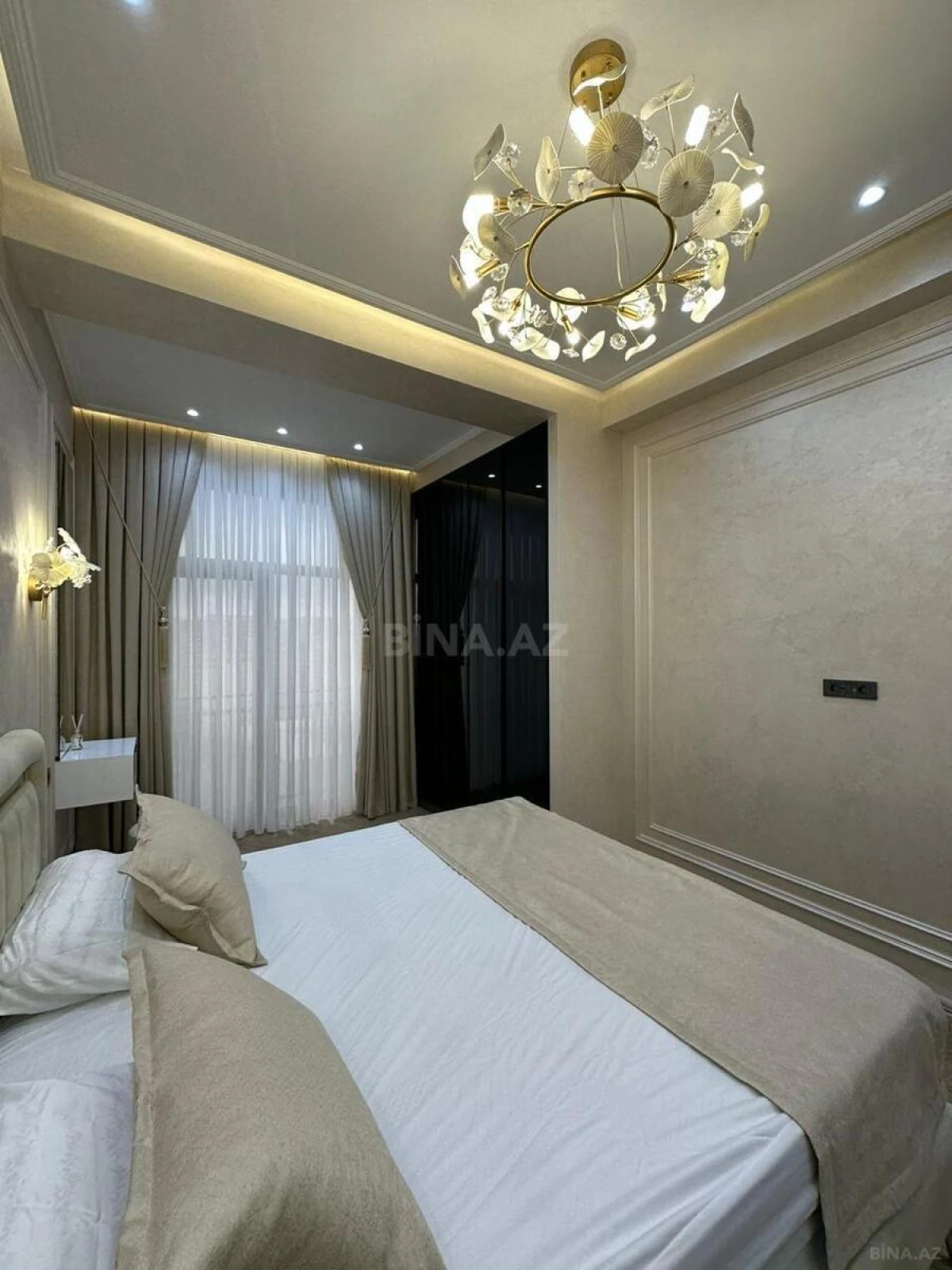 Satılır 3 otaqlı mənzil 122 m²