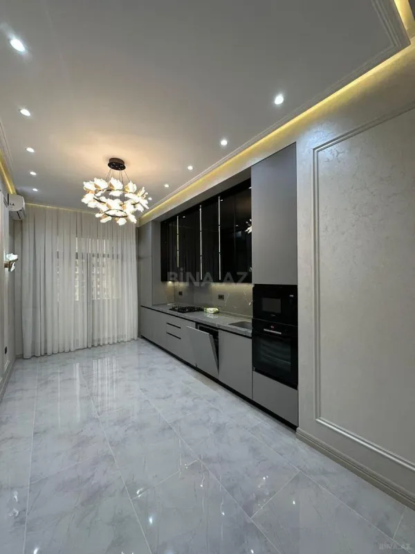 Satılır 3 otaqlı mənzil 122 m²