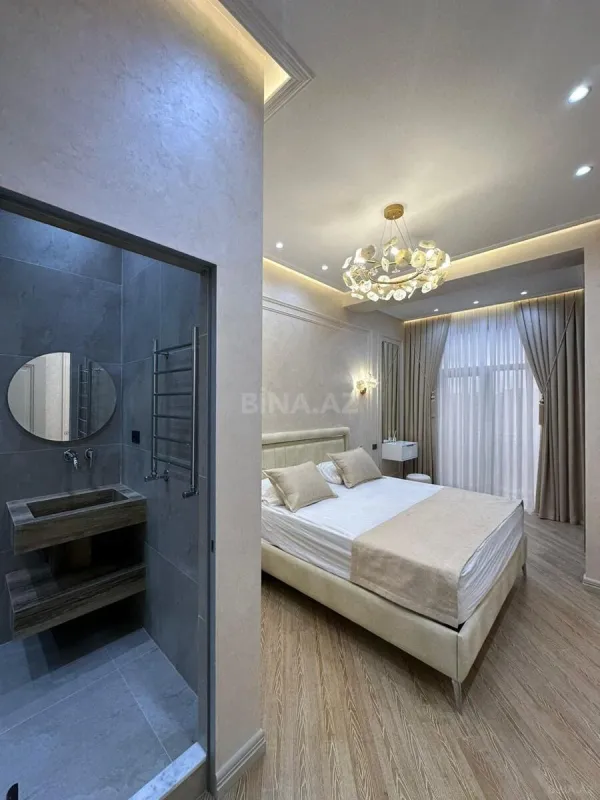 Satılır 3 otaqlı mənzil 122 m²