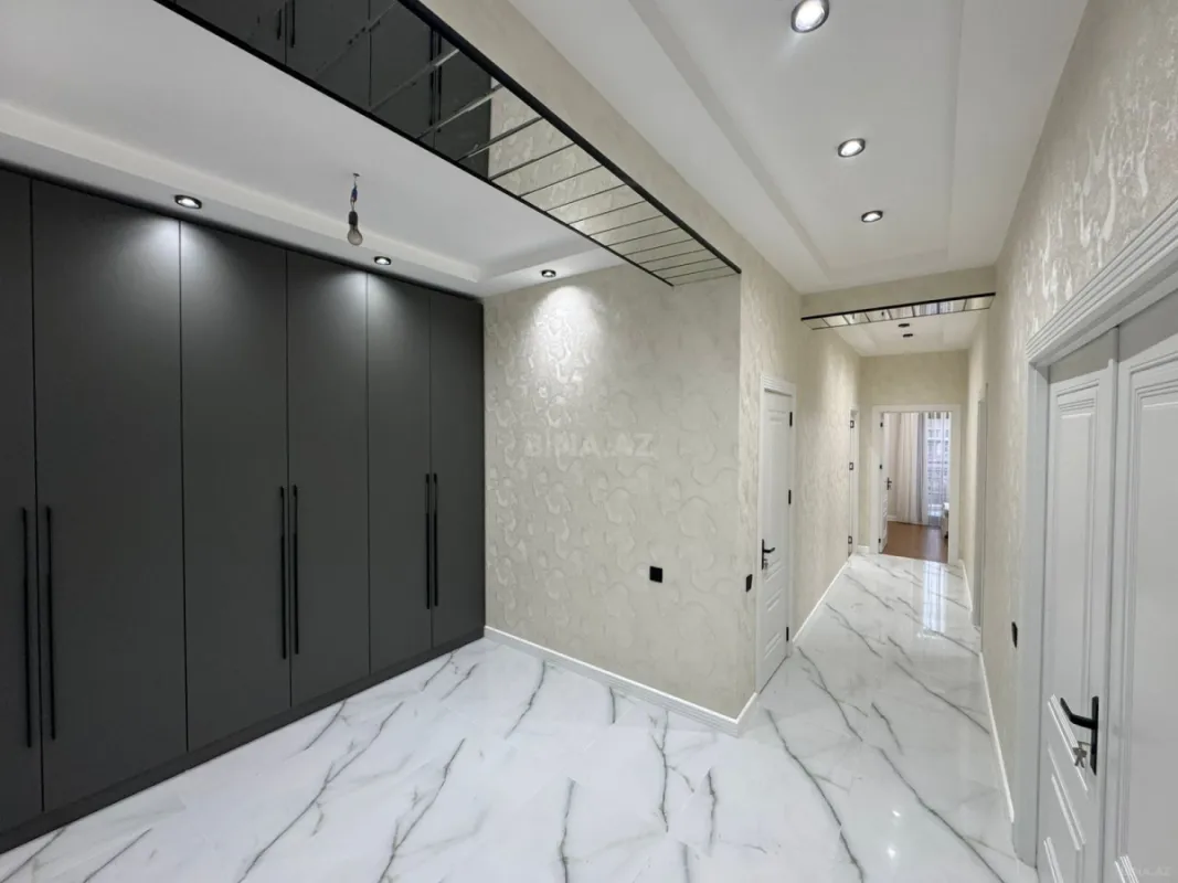 Satılır 4 otaqlı mənzil 136 m²